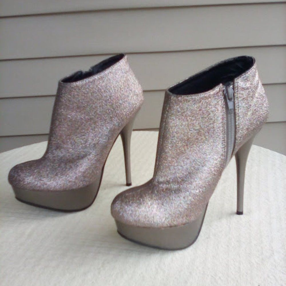 Dollhouse Booties Ankle Boots Zip Up Glittery Platform High Heels size 6